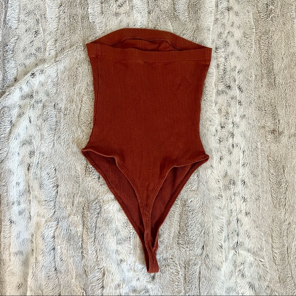 Urban Outfitters burnt orange strapless bodysuit - Picture 2 of 3
